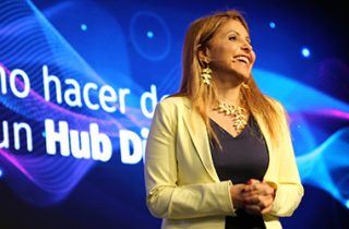 Presentación Subsecretaria Pamela Gidi en Summit País Digital